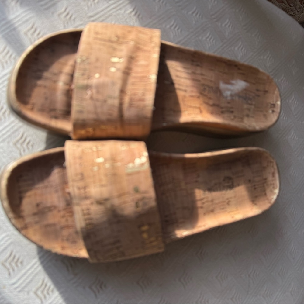 Donald j Pliner Fifi wedge platform slide sandal. Cork and gold metallic. - Picture 3 of 7
